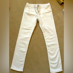 Crown & Ivy white straight leg demin